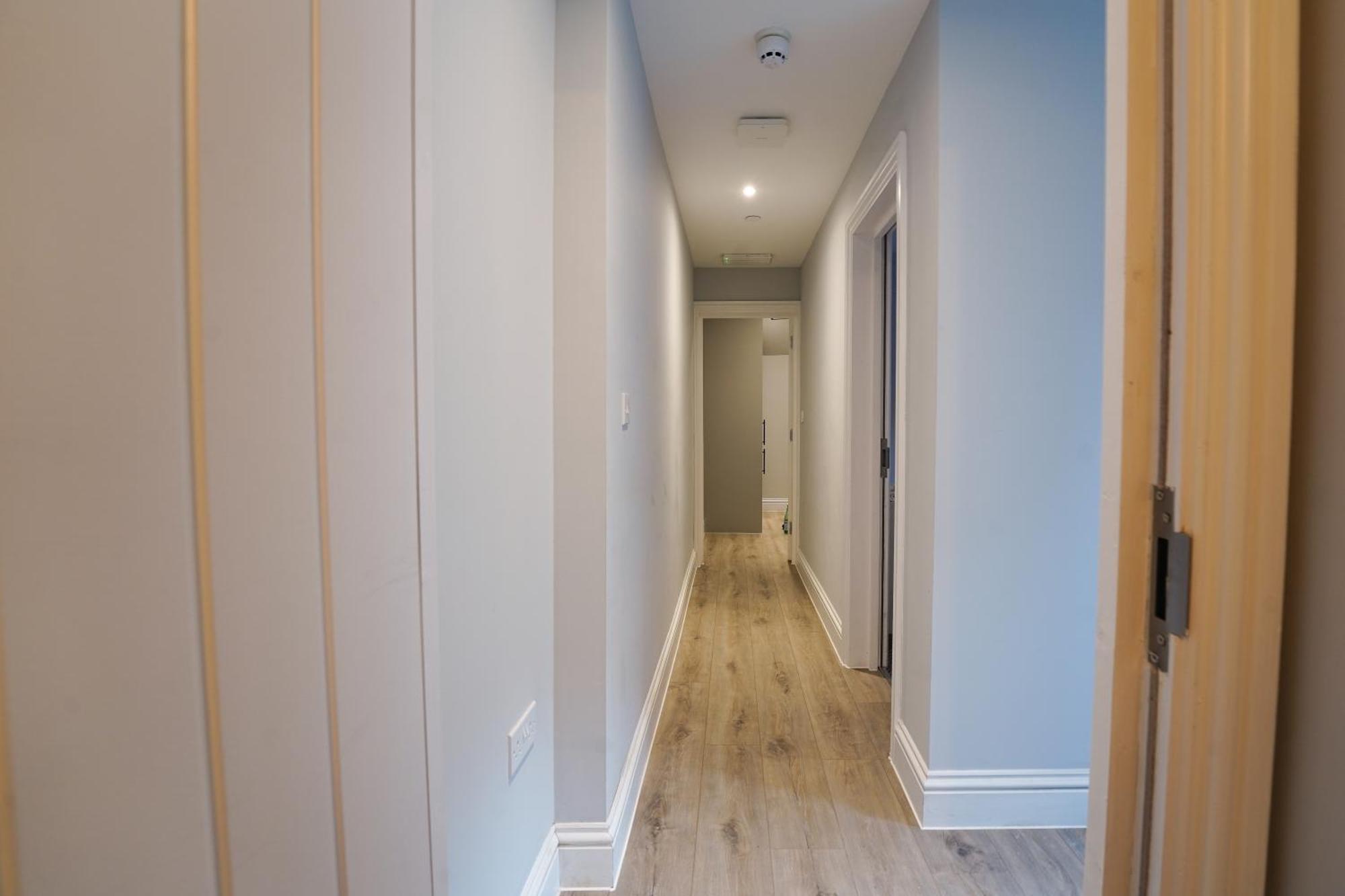 En-Suite Double Rooms, Smart Tv Comfy Style Лланелли Экстерьер фото