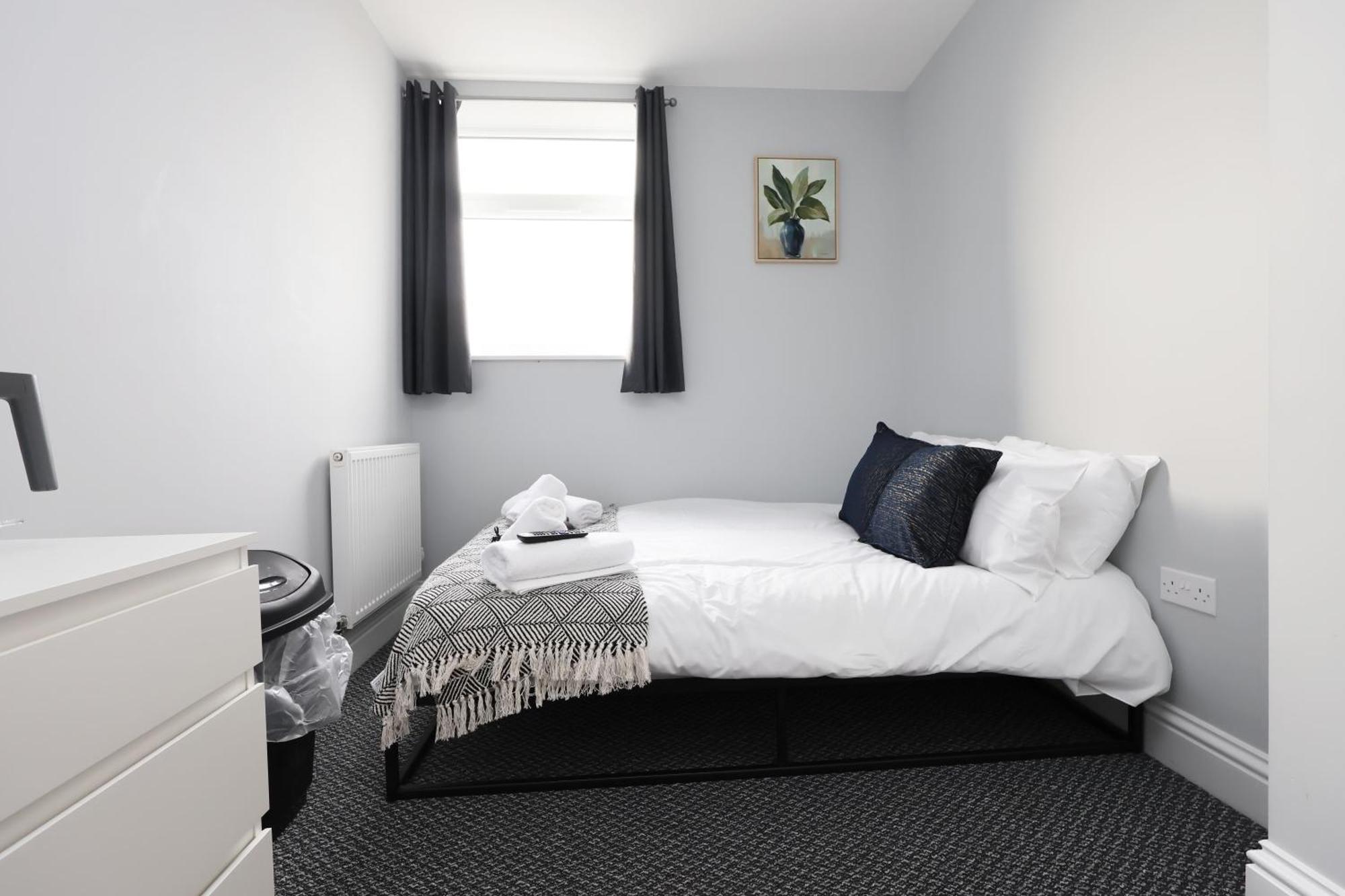 En-Suite Double Rooms, Smart Tv Comfy Style Лланелли Экстерьер фото