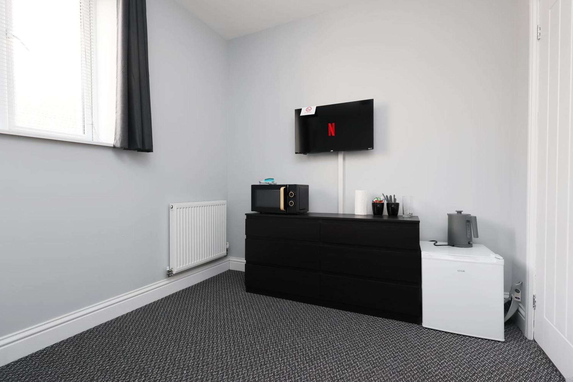 En-Suite Double Rooms, Smart Tv Comfy Style Лланелли Экстерьер фото