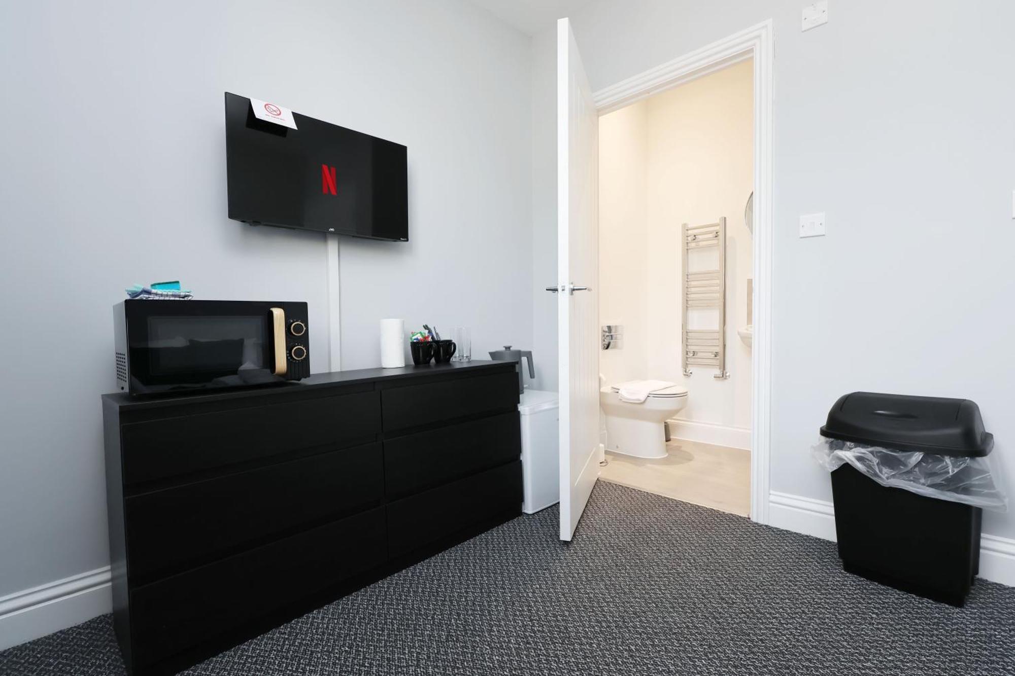En-Suite Double Rooms, Smart Tv Comfy Style Лланелли Экстерьер фото