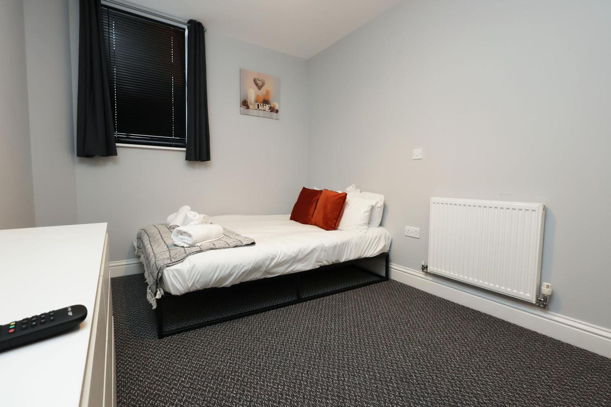 En-Suite Double Rooms, Smart Tv Comfy Style Лланелли Экстерьер фото