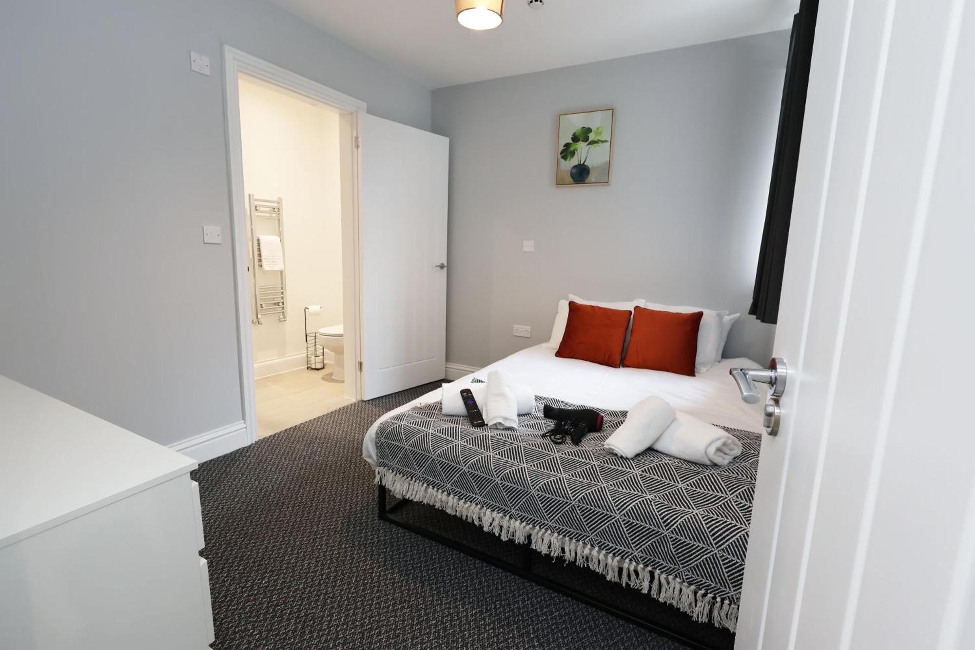 En-Suite Double Rooms, Smart Tv Comfy Style Лланелли Экстерьер фото
