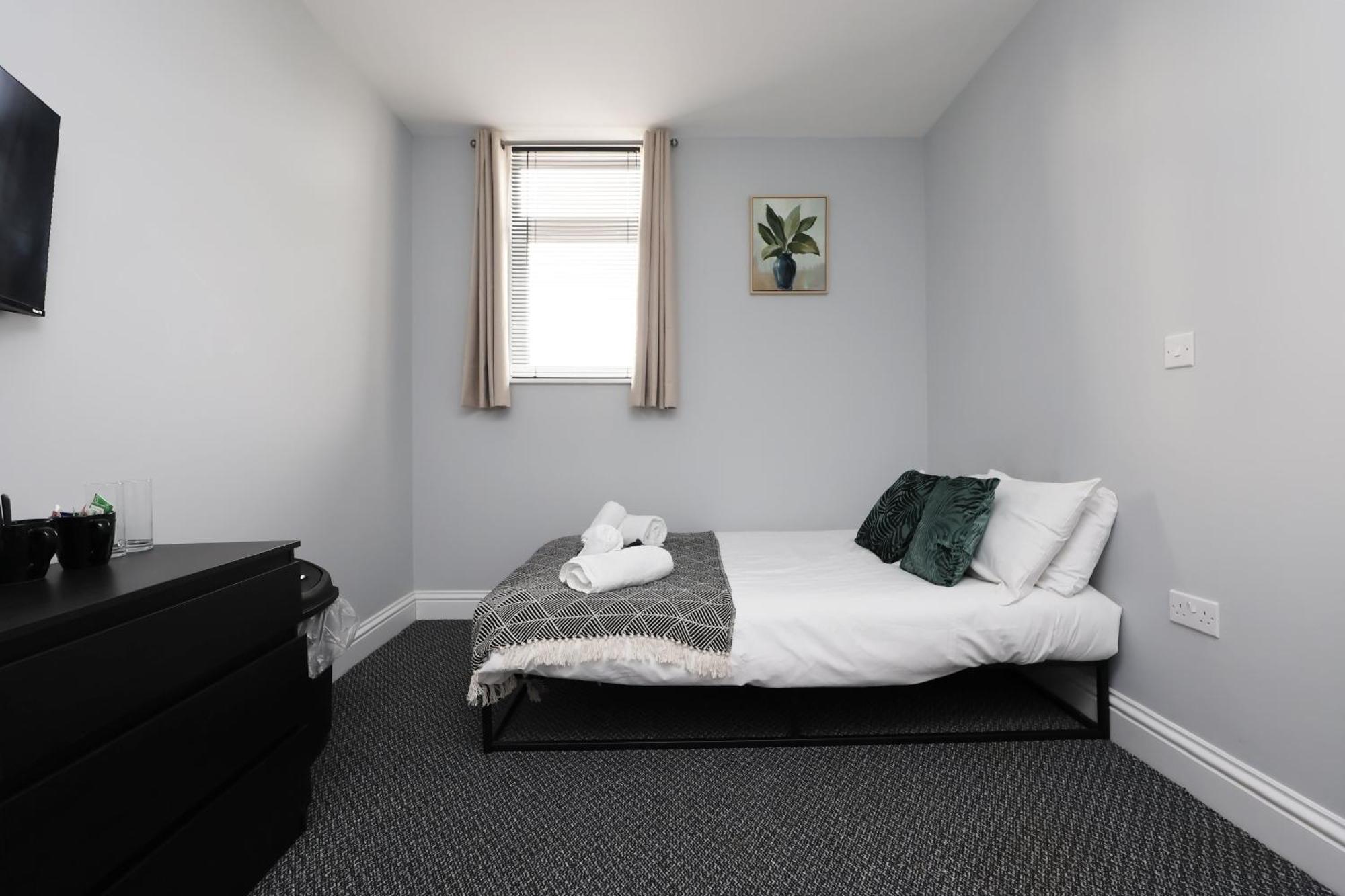 En-Suite Double Rooms, Smart Tv Comfy Style Лланелли Экстерьер фото